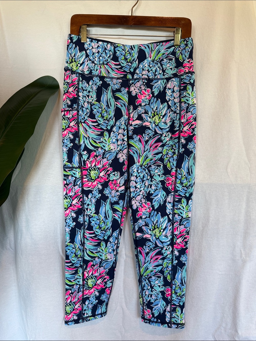 Lilly Pulitzer Women's Navy Floral Crop Leggings with Pink & Aqua Accents